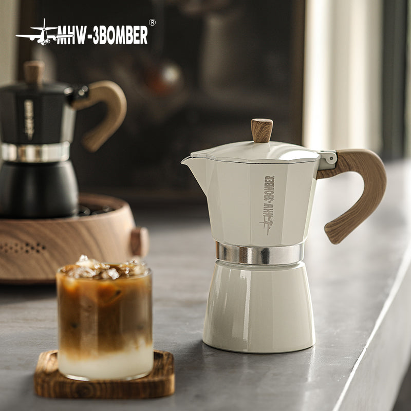 Cafetière Moka vintage à manche en bois pour cafés italiens et cubains